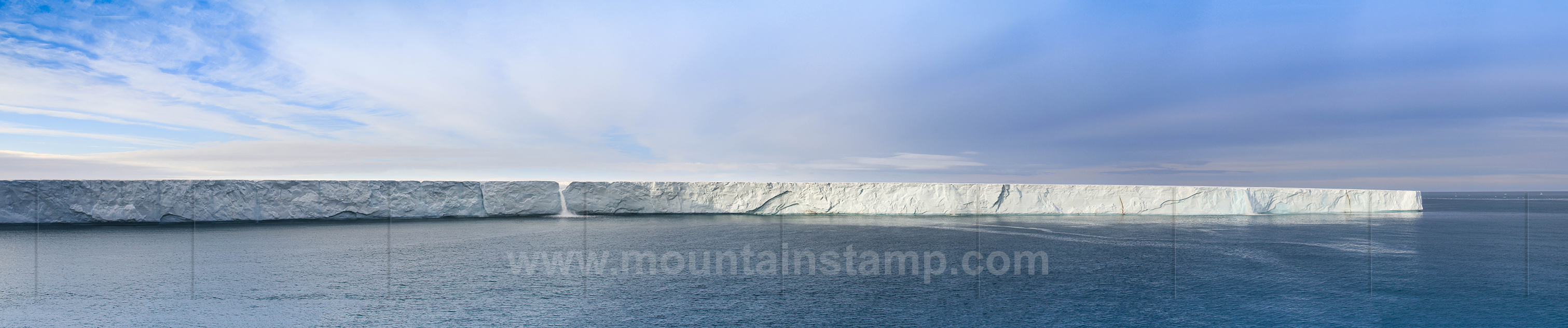 Svalbard panorama Brasvellbreen