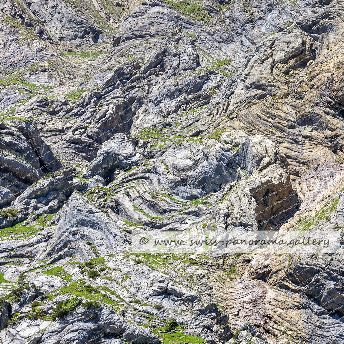 Alte Axenstrasse entlang des Urnersee im Kanton Uri Alpenpanorama